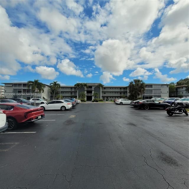 1001 Hillcrest Ct # 215, Hollywood FL 33021 - Hollywood, FL - Photo 2