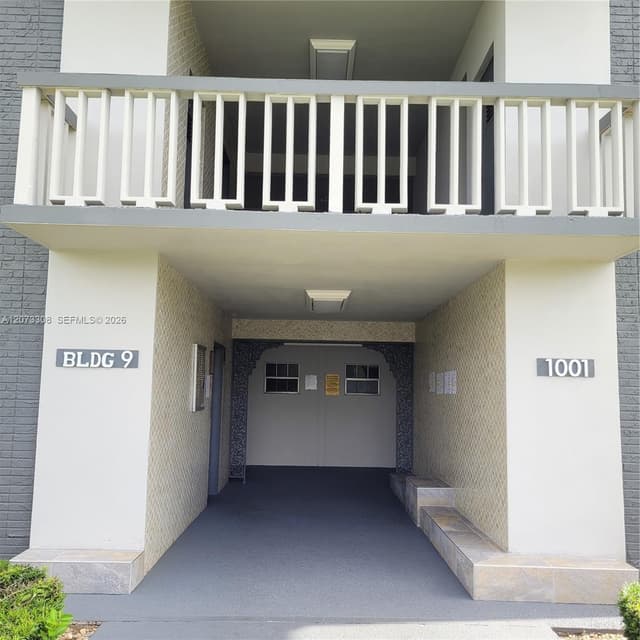 1001 Hillcrest Ct # 215, Hollywood FL 33021 - Hollywood, FL - Photo 5