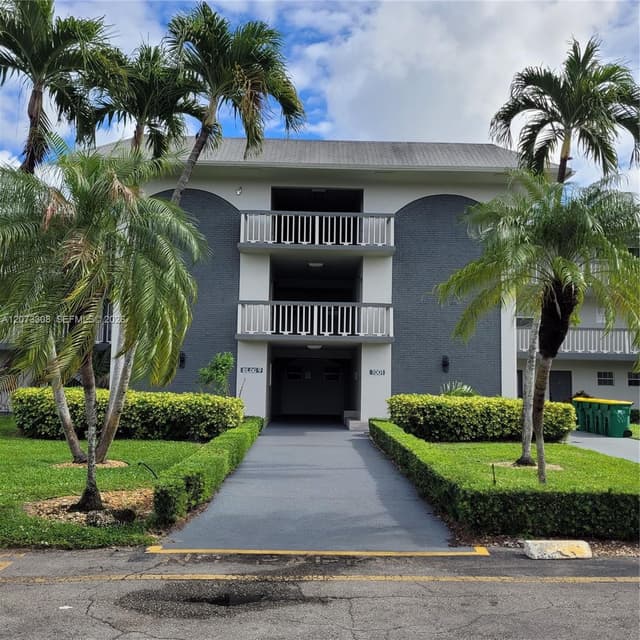 1001 Hillcrest Ct # 215, Hollywood FL 33021 - Hollywood, FL - Photo 4