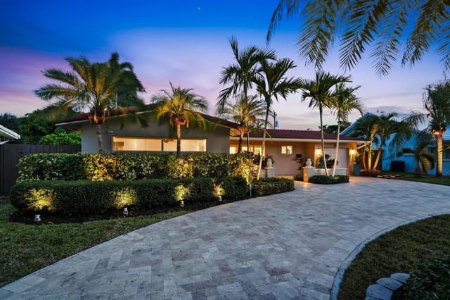2010 NE 31ST Street, Lighthouse Point FL 33064 - Lighthouse Point, FL - Photo 2