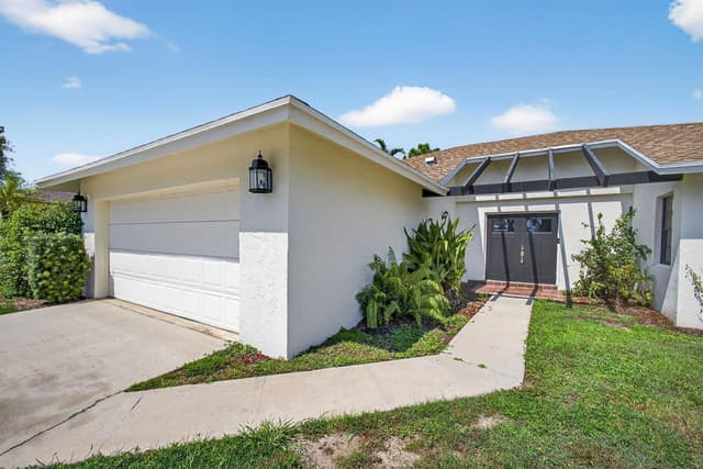 1202 Essex Drive, Wellington FL 33414 - Wellington, FL - Photo 3