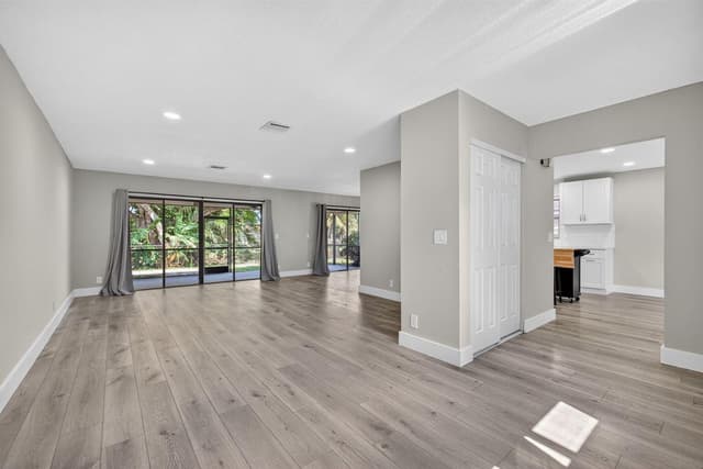 1202 Essex Drive, Wellington FL 33414 - Wellington, FL - Photo 5