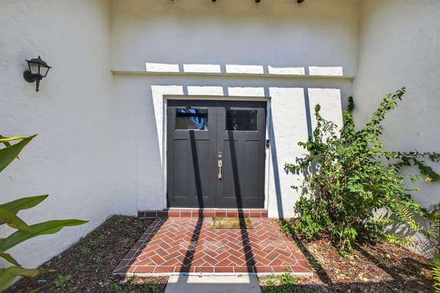1202 Essex Drive, Wellington FL 33414 - Wellington, FL - Photo 4