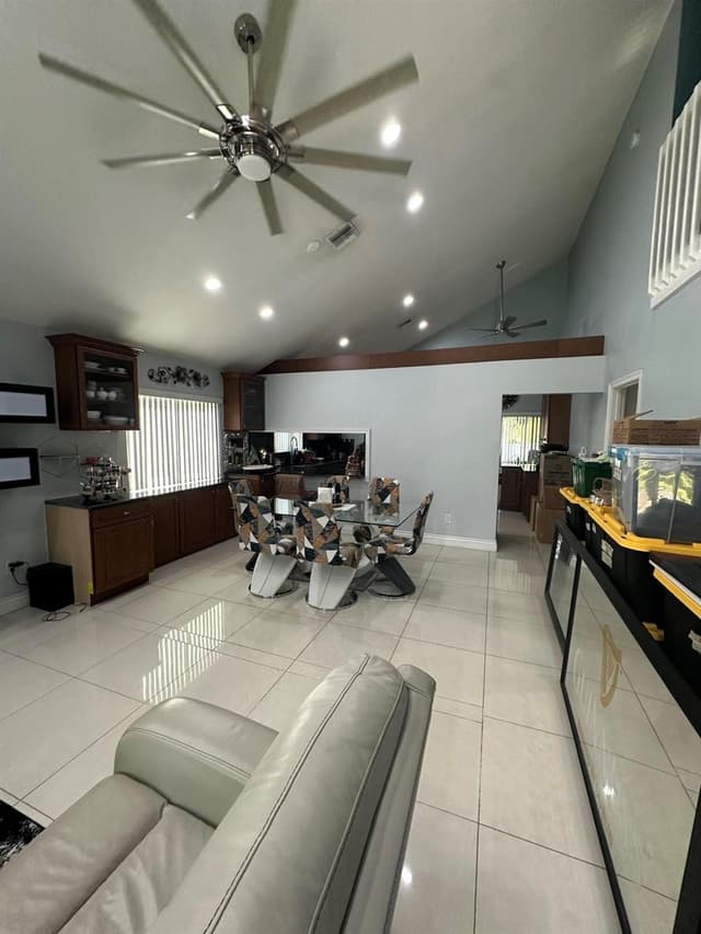 8 Elton Place, Boynton Beach FL 33426 - Boynton Beach, FL - Photo 3