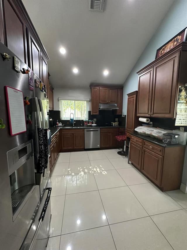 8 Elton Place, Boynton Beach FL 33426 - Boynton Beach, FL - Photo 5
