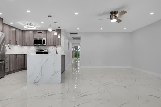 108 E Richmond A, Deerfield Beach FL 33442 - Deerfield Beach, FL - Photo 2