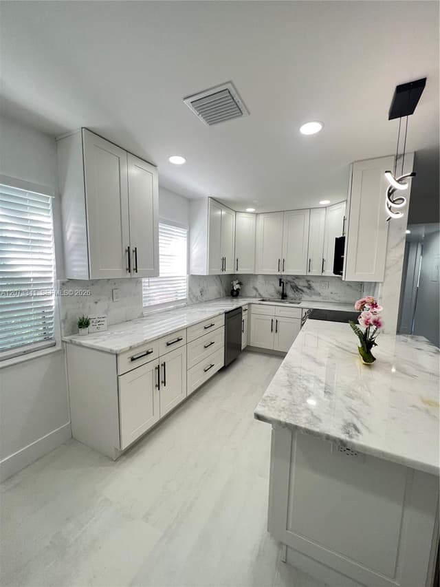 708 Normandy O # 708, Delray Beach FL 33484 - Delray Beach, FL - Photo 2