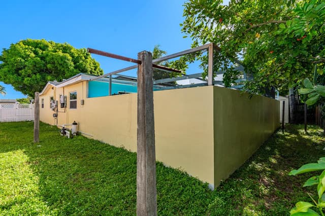 3611 NW 40TH Court, Lauderdale Lakes FL 33309 - Lauderdale Lakes, FL - Photo 6