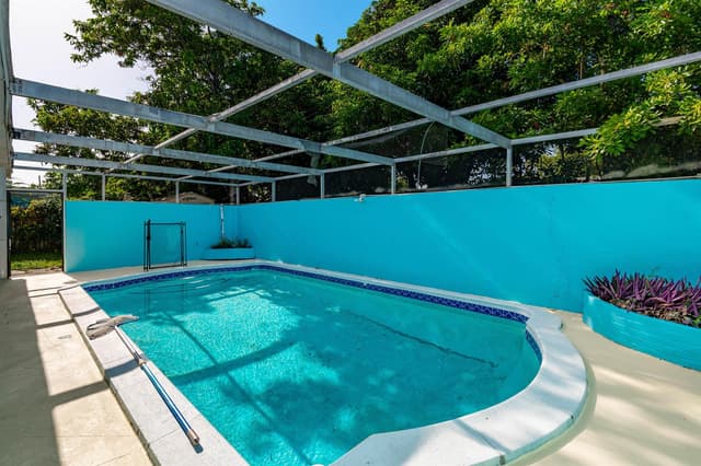 3611 NW 40TH Court, Lauderdale Lakes FL 33309 - Lauderdale Lakes, FL - Photo 4