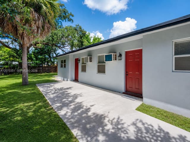429 NW 14th Ave, Fort Lauderdale FL 33311 - Fort Lauderdale, FL - Photo 2