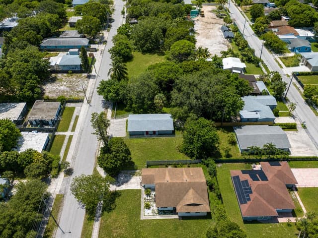 429 NW 14th Ave, Fort Lauderdale FL 33311 - Fort Lauderdale, FL - Photo 5