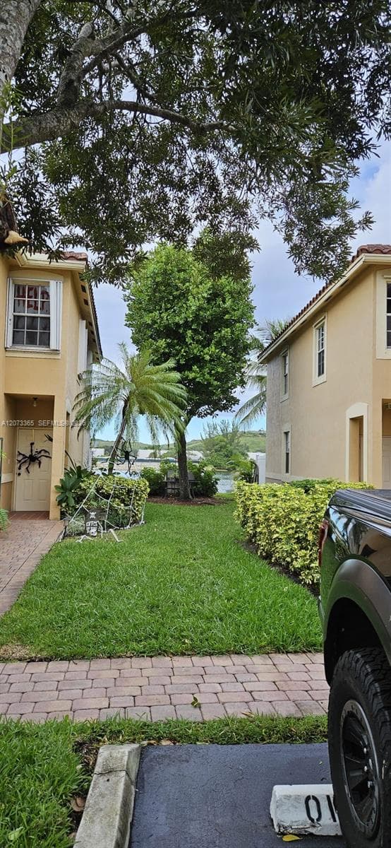 4135 Crystal Lake Dr, Deerfield Beach FL 33064 - Deerfield Beach, FL - Photo 2