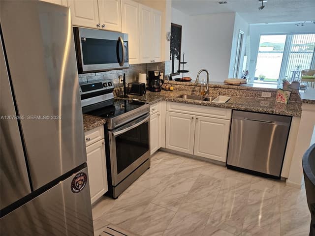 4135 Crystal Lake Dr, Deerfield Beach FL 33064 - Deerfield Beach, FL - Photo 5