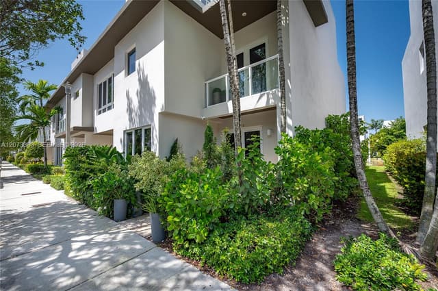 6428 NW 104th Ct, Doral FL 33178 - Doral, FL - Photo 2