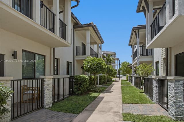 4532 NW 83 PSGE # 0, Doral FL 33166 - Doral, FL - Photo 4
