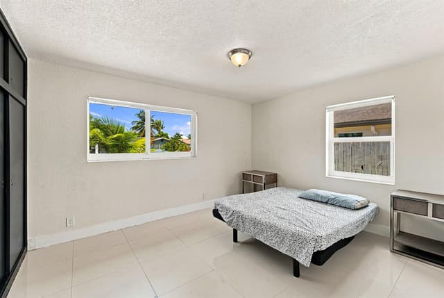 1010 Pinetree Drive, Lantana FL 33462 - Lantana, FL - Photo 5