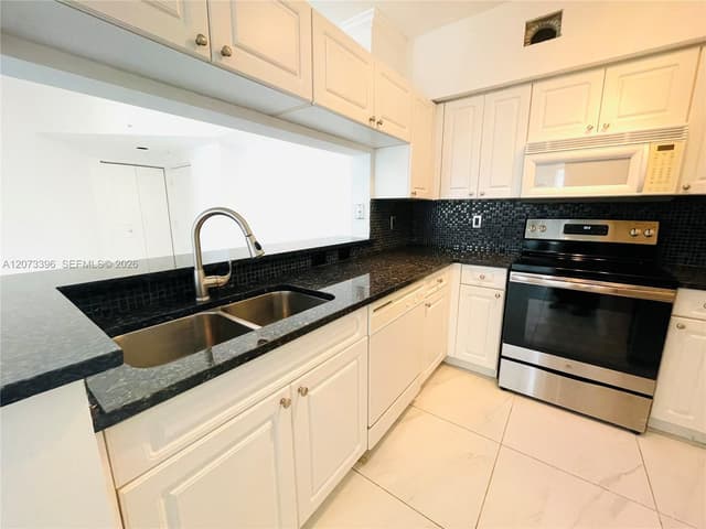17150 N Bay Rd # 2902, Sunny Isles Beach FL 33160 - Sunny Isles Beach, FL - Photo 4