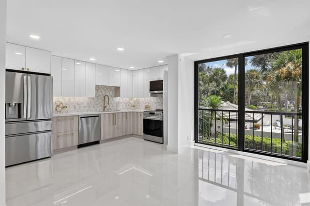 7847 Lakeside Boulevard # 1021, Boca Raton FL 33434 - Boca Raton, FL - Photo 2