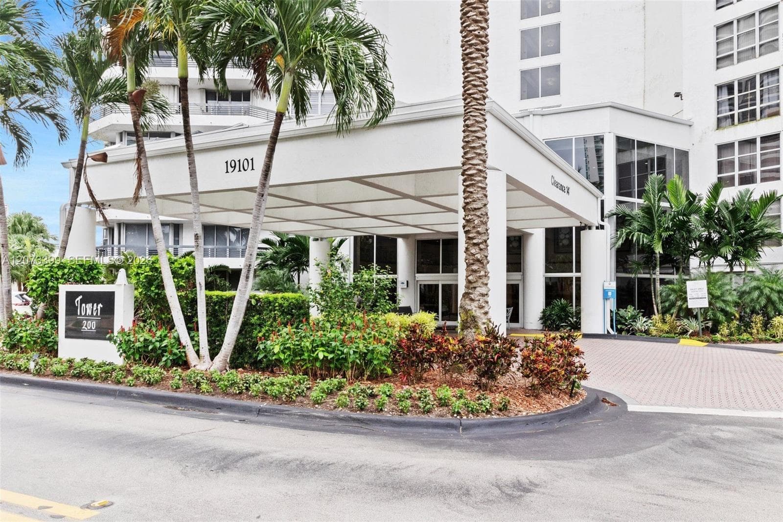 19101 NE 36th Ct # 1704, Aventura FL 33180 - Aventura, FL - Photo 1