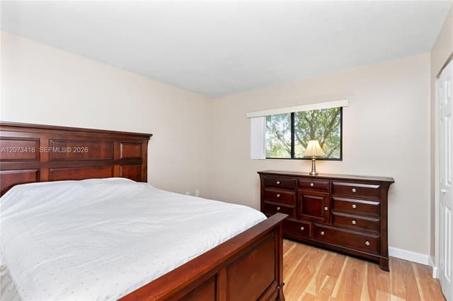 400 Palm Cir W # 208, Pembroke Pines FL 33025 - Pembroke Pines, FL - Photo 6