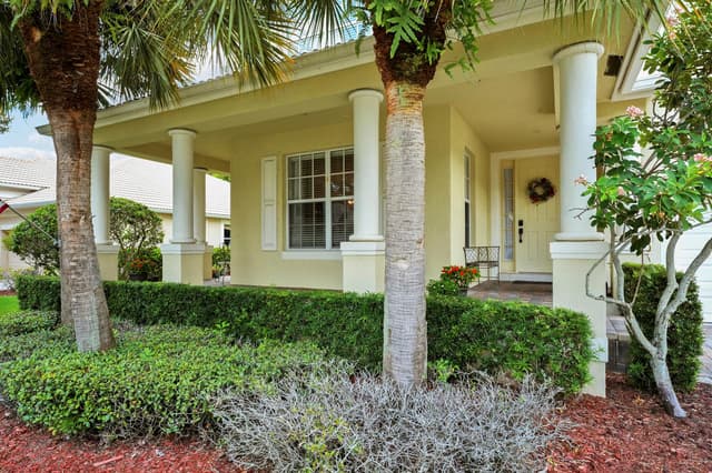 8503 Portobello Lane, Palm Beach Gardens FL 33418 - Palm Beach Gardens, FL - Photo 2