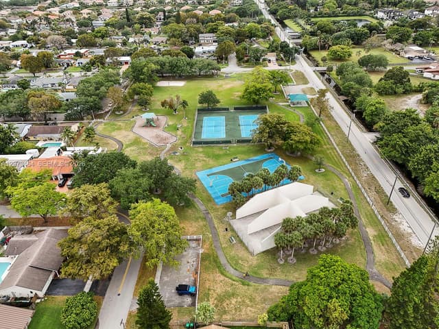 5009 SW 104th Ave, Cooper City FL 33328 - Cooper City, FL - Photo 5