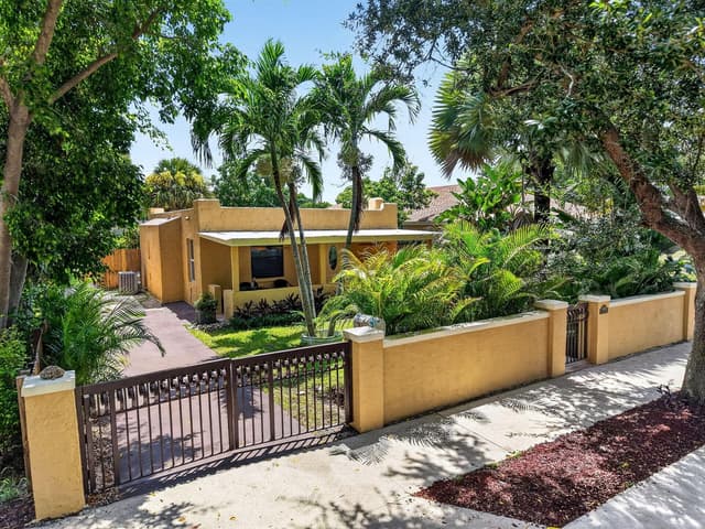 640 34TH Street, West Palm Beach FL 33407 - West Palm Beach, FL - Photo 2