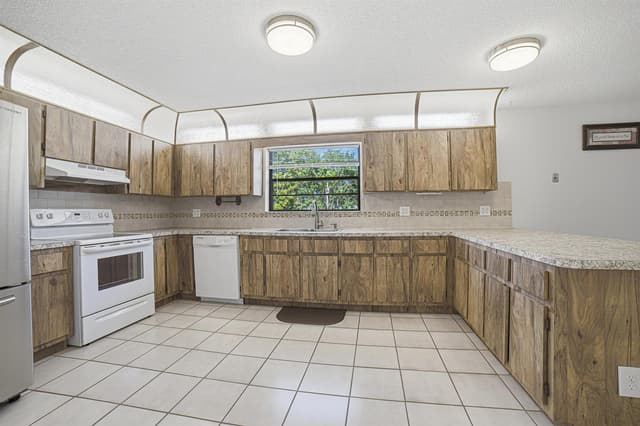 4340 SW 74th Avenue, Davie FL 33314 - Davie, FL - Photo 6