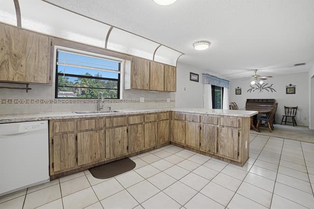 4340 SW 74th Avenue, Davie FL 33314 - Davie, FL - Photo 7
