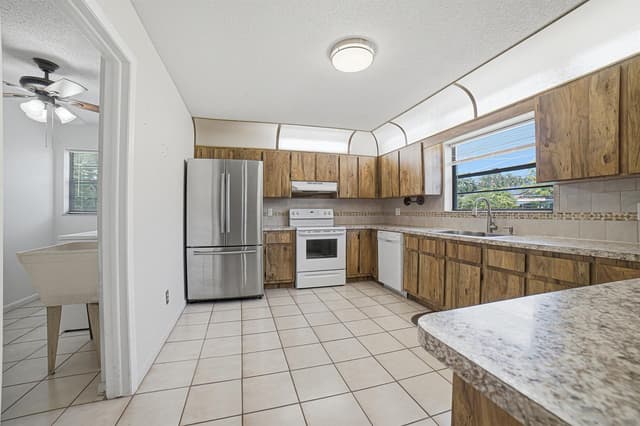 4340 SW 74th Avenue, Davie FL 33314 - Davie, FL - Photo 5