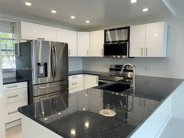 3550 NE 169th St # 304, North Miami Beach FL 33160 - North Miami Beach, FL - Photo 4