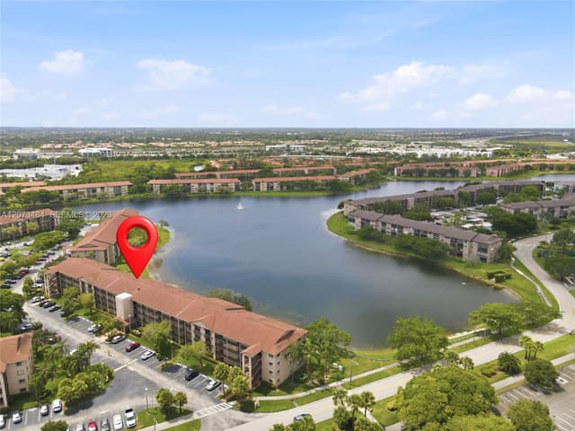 13701 SW 12th St # 311A, Pembroke Pines FL 33027 - Pembroke Pines, FL - Photo 3