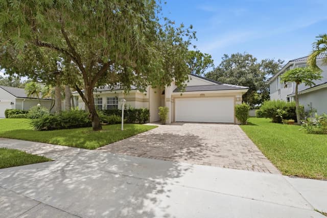 208 Jones Creek Drive, Jupiter FL 33458 - Jupiter, FL - Photo 2