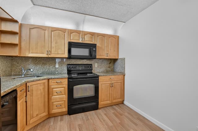 3721 Cocoplum Circle, Coconut Creek FL 33063 - Coconut Creek, FL - Photo 5