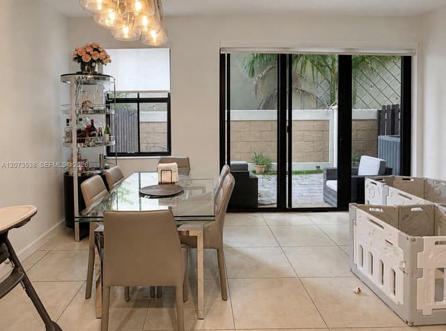 5930 NW 104th Path, Doral FL 33178 - Doral, FL - Photo 5