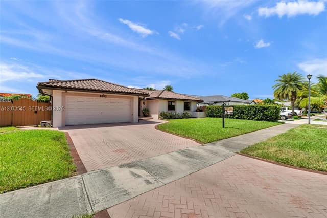 6302 NW 201st Ter, Hialeah FL 33015 - Hialeah, FL - Photo 5