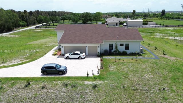 19860 Skyhawk Ln, Loxahatchee FL 33470 - Loxahatchee, FL - Photo 2