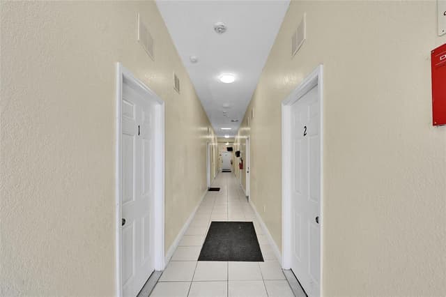 526 NW 15TH Way, Fort Lauderdale FL 33311 - Fort Lauderdale, FL - Photo 2