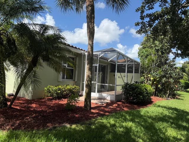 10664 Royal Caribbean Circle, Boynton Beach FL 33437 - Boynton Beach, FL - Photo 2