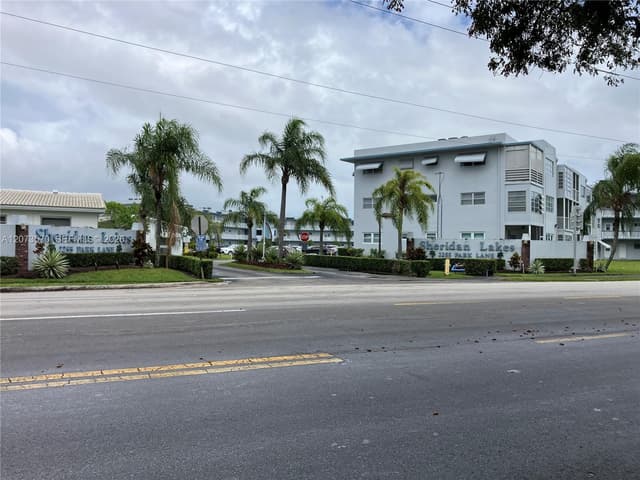 2300 Park Ln # 203, Hollywood FL 33021 - Hollywood, FL - Photo 2
