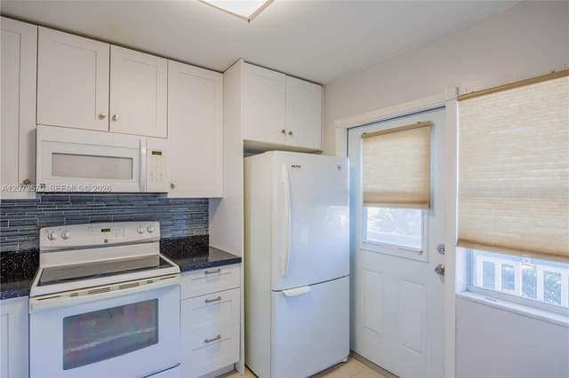 2300 Park Ln # 203, Hollywood FL 33021 - Hollywood, FL - Photo 6