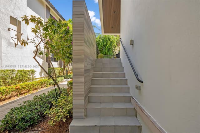 8267 NW 48th St, Doral FL 33166 - Doral, FL - Photo 4