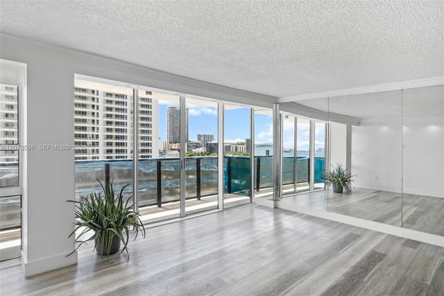 600 NE 36th St # 1404, Miami FL 33137 - Miami, FL - Photo 2