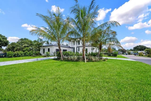 325 W Riverside Drive, Jupiter FL 33469 - Jupiter, FL - Photo 2