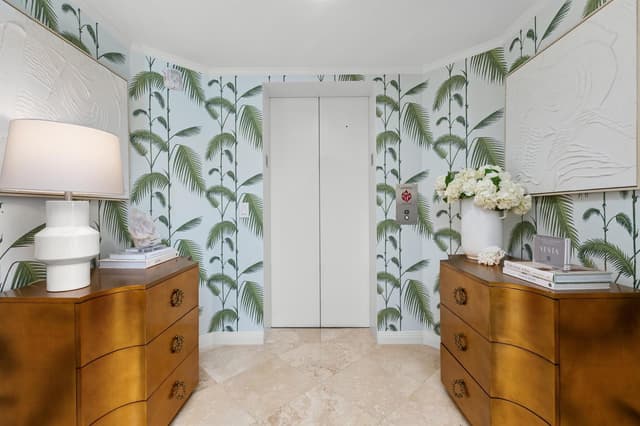 200 Bradley Place # 301, Palm Beach FL 33480 - Palm Beach, FL - Photo 2