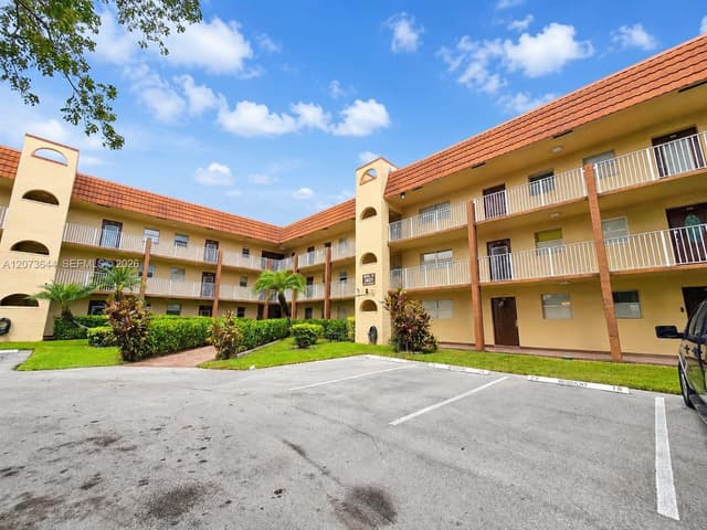 2801 N Pine Island Rd # 208, Sunrise FL 33322 - Sunrise, FL - Photo 3