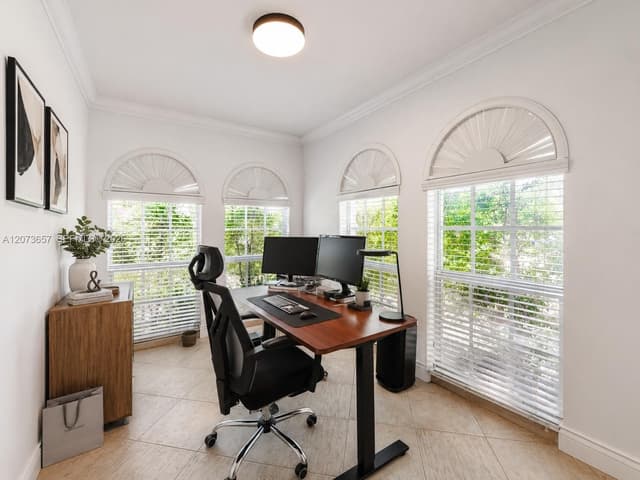 530 NW 31st Av, Miami FL 33125 - Miami, FL - Photo 2
