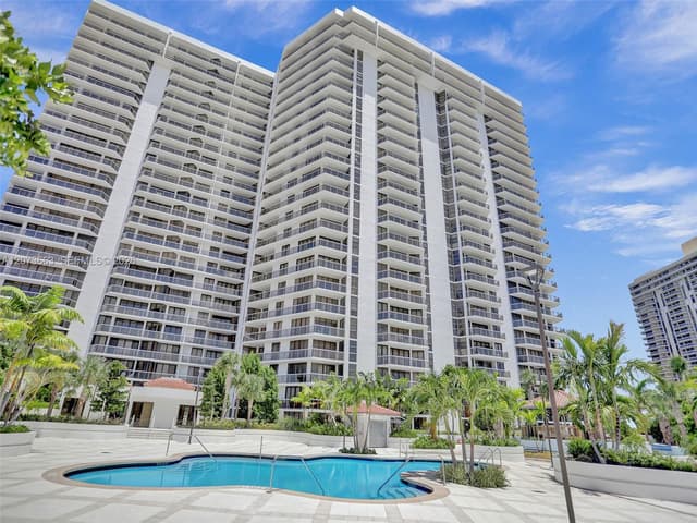 20281 E Country Club Dr # 404, Aventura FL 33180 - Aventura, FL - Photo 6