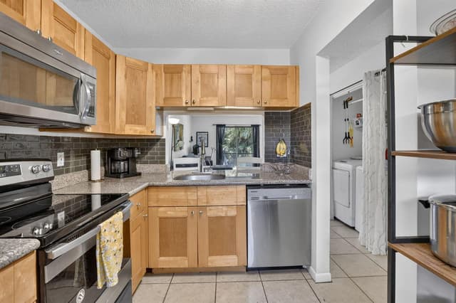 2950 NW 109TH Terrace, Sunrise FL 33322 - Sunrise, FL - Photo 6