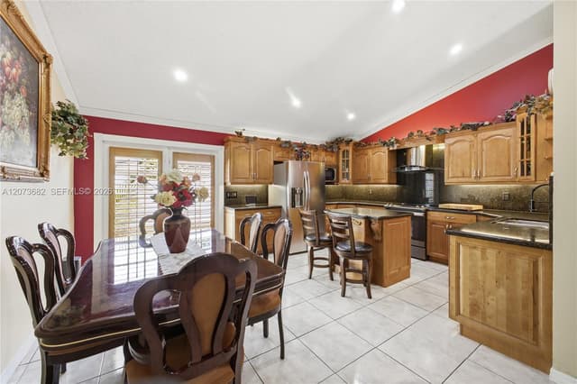 8635 SW 15th St, Pembroke Pines FL 33025 - Pembroke Pines, FL - Photo 7